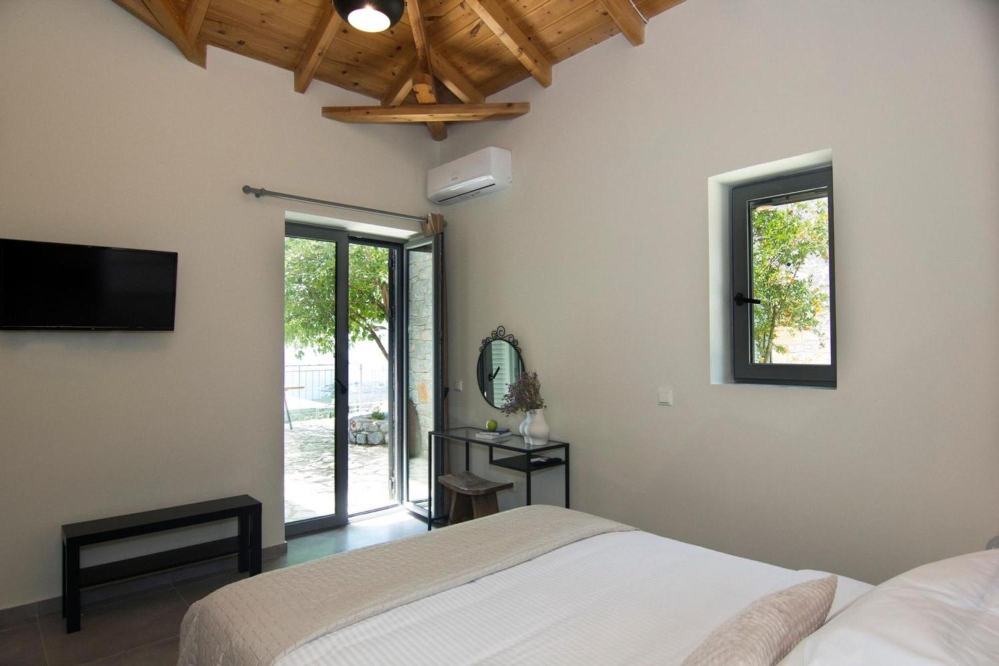 Irini Villa By Elrin Villas Mani Neokhorion  ภายนอก รูปภาพ